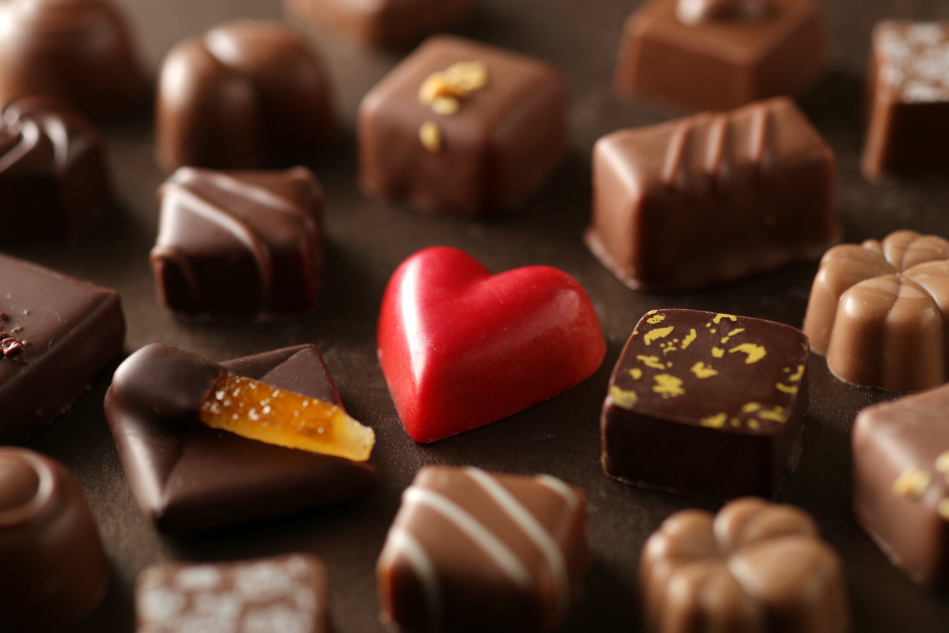 今年のバレンタイン「贈る」予定は4割　チョコ以外の贈り物　男性は「食事・お菓子・お花」女性は「お菓子」のサブ画像1